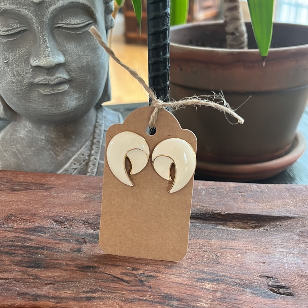 Vintage cream with gold outline enamel earrings